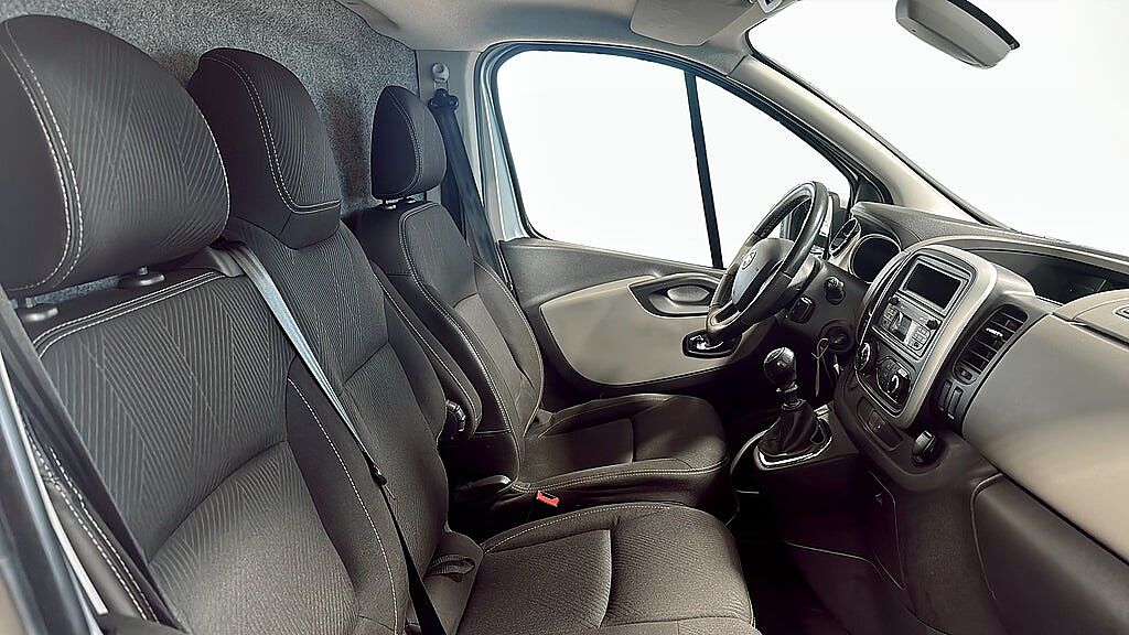 Nissan NV300