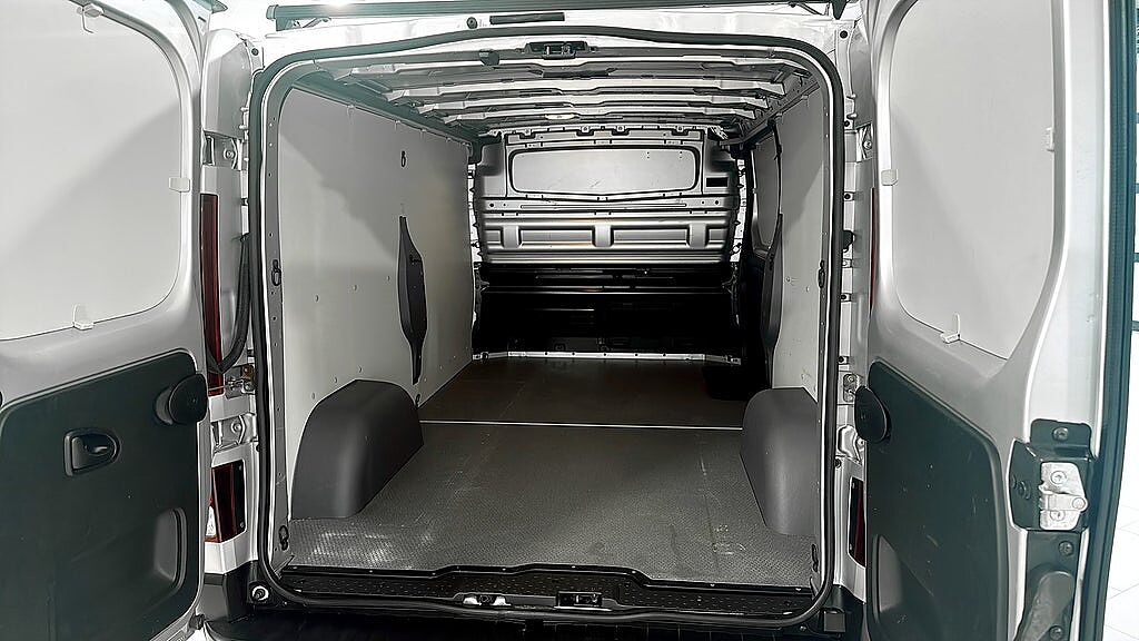 Nissan NV300