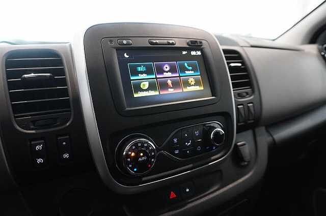 Nissan NV300