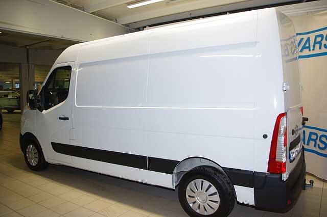 Nissan nv400