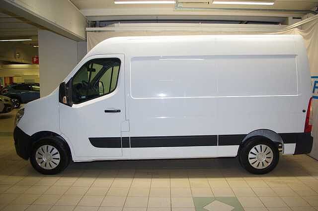 Nissan nv400