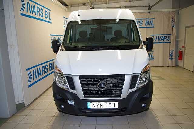Nissan nv400