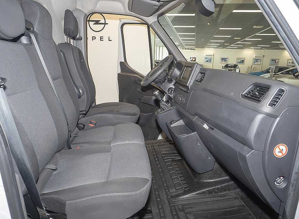 Nissan NV 400