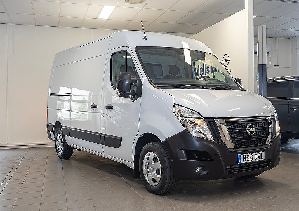 Nissan NV 400