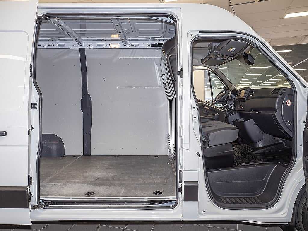 Nissan NV 400