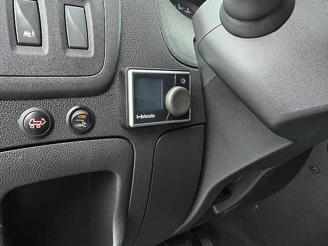 Nissan NV400